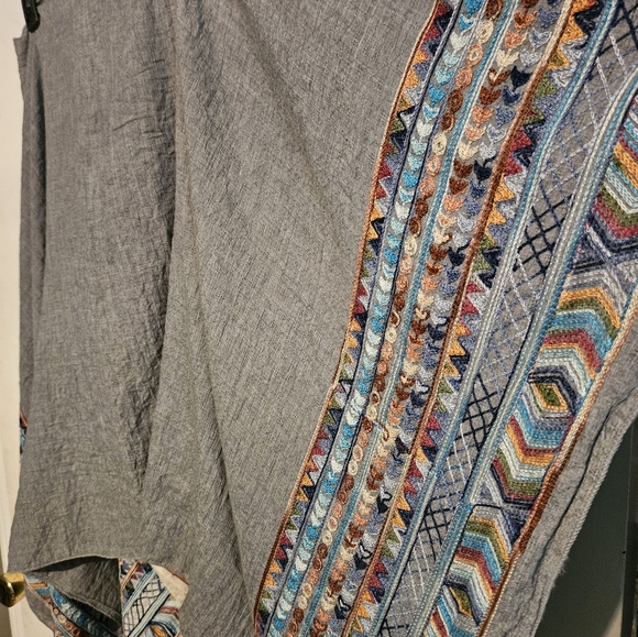 Two tops - Picture 3 of 4